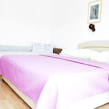 Guest House Tina Rab Town Kültér fotó
