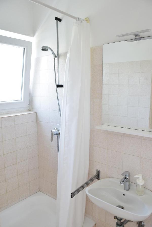 Guest House Tina Rab Town Kültér fotó