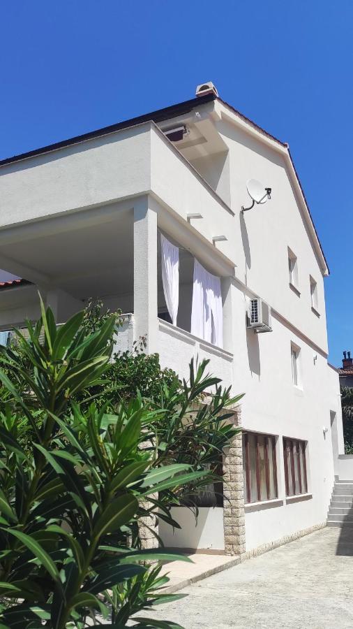 Guest House Tina Rab Town Kültér fotó