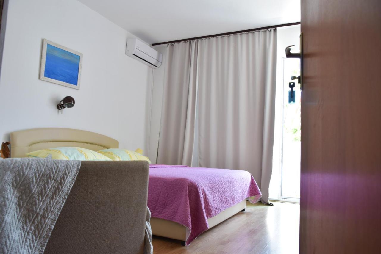 Guest House Tina Rab Town Kültér fotó