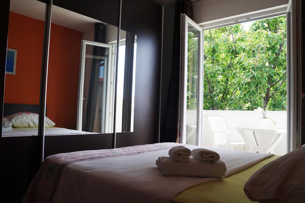 Guest House Tina Rab Town Kültér fotó